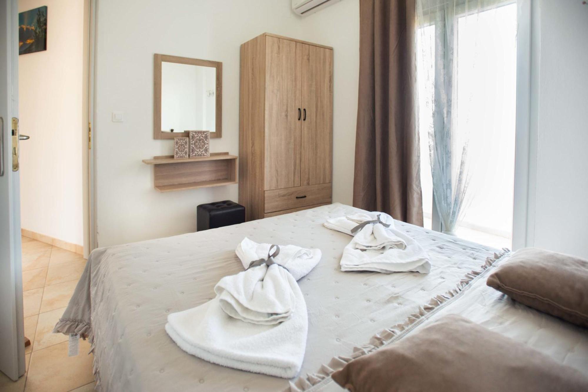 Afrathias Beachhouse - Cretan Hideaway Kalamaki  Bagian luar foto